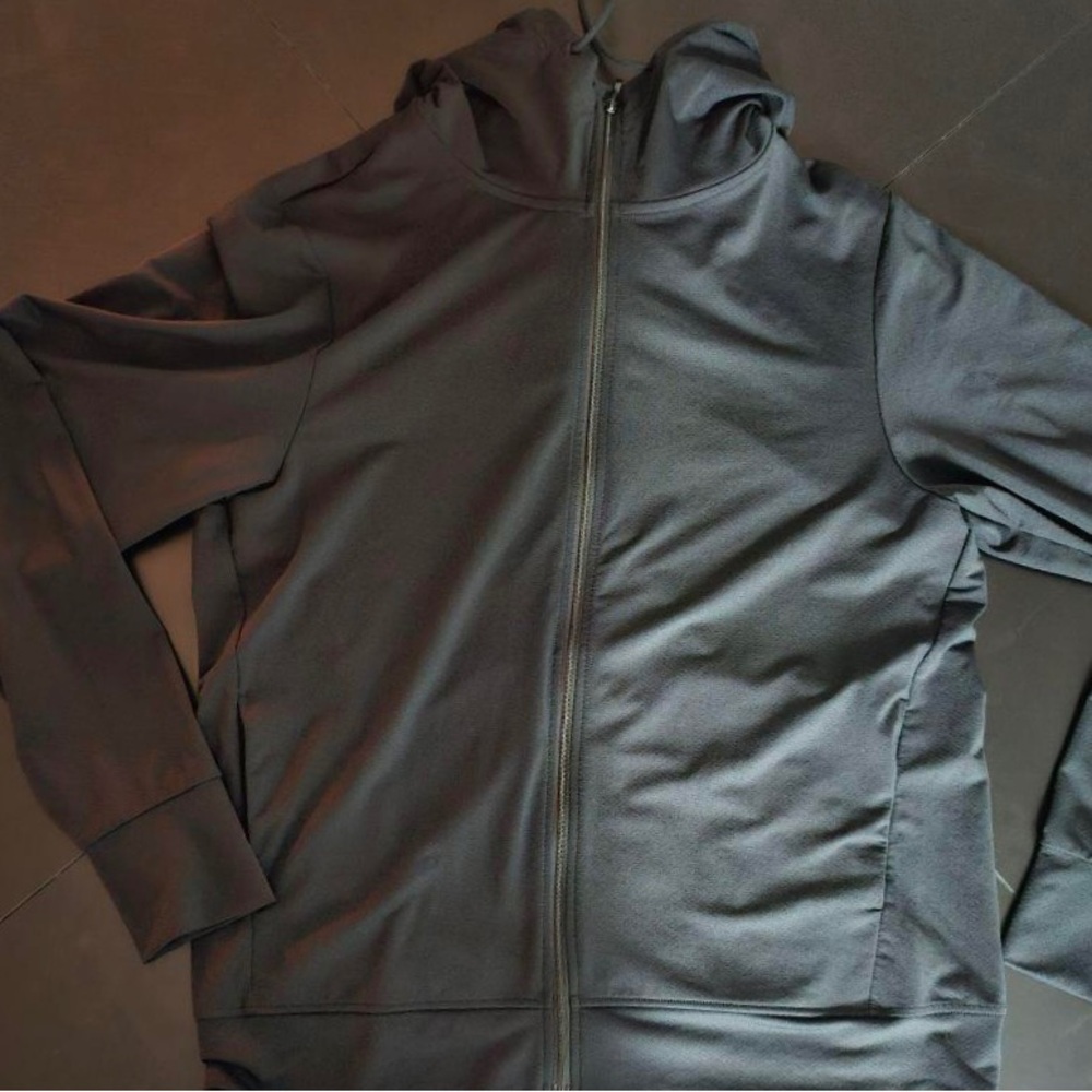Uniqlo Black Zip-Up Hoodie
